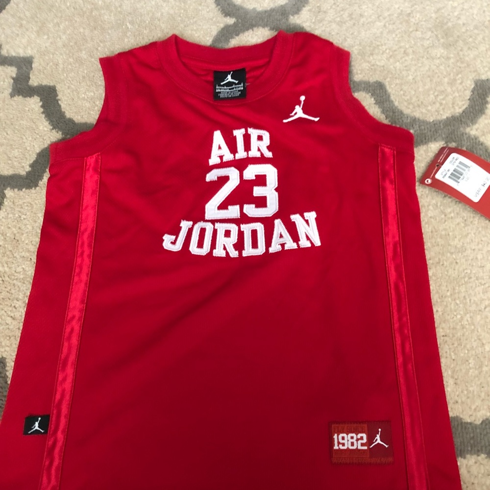NWT Air Jordan Jersey Sz 7